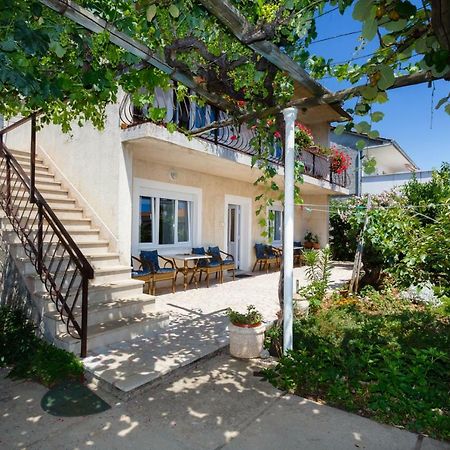 Apartmani Jelica Krk Town Buitenkant foto
