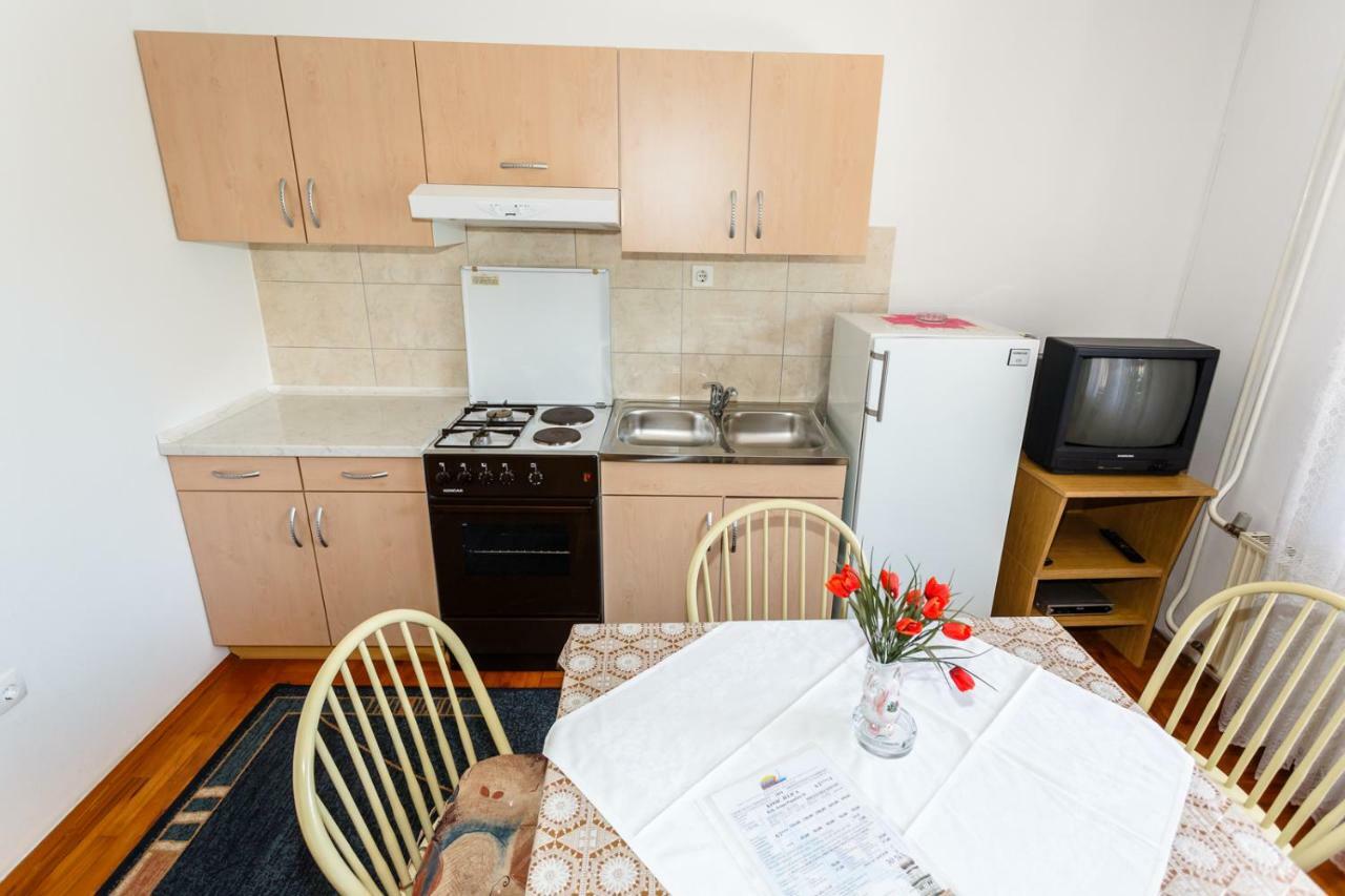 Apartmani Jelica Krk Town Buitenkant foto