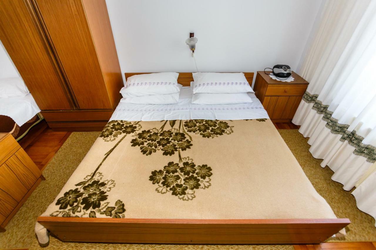 Apartmani Jelica Krk Town Buitenkant foto