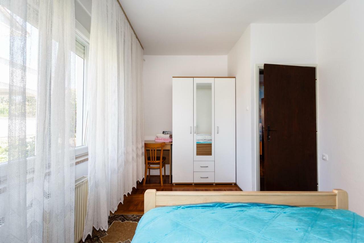 Apartmani Jelica Krk Town Buitenkant foto
