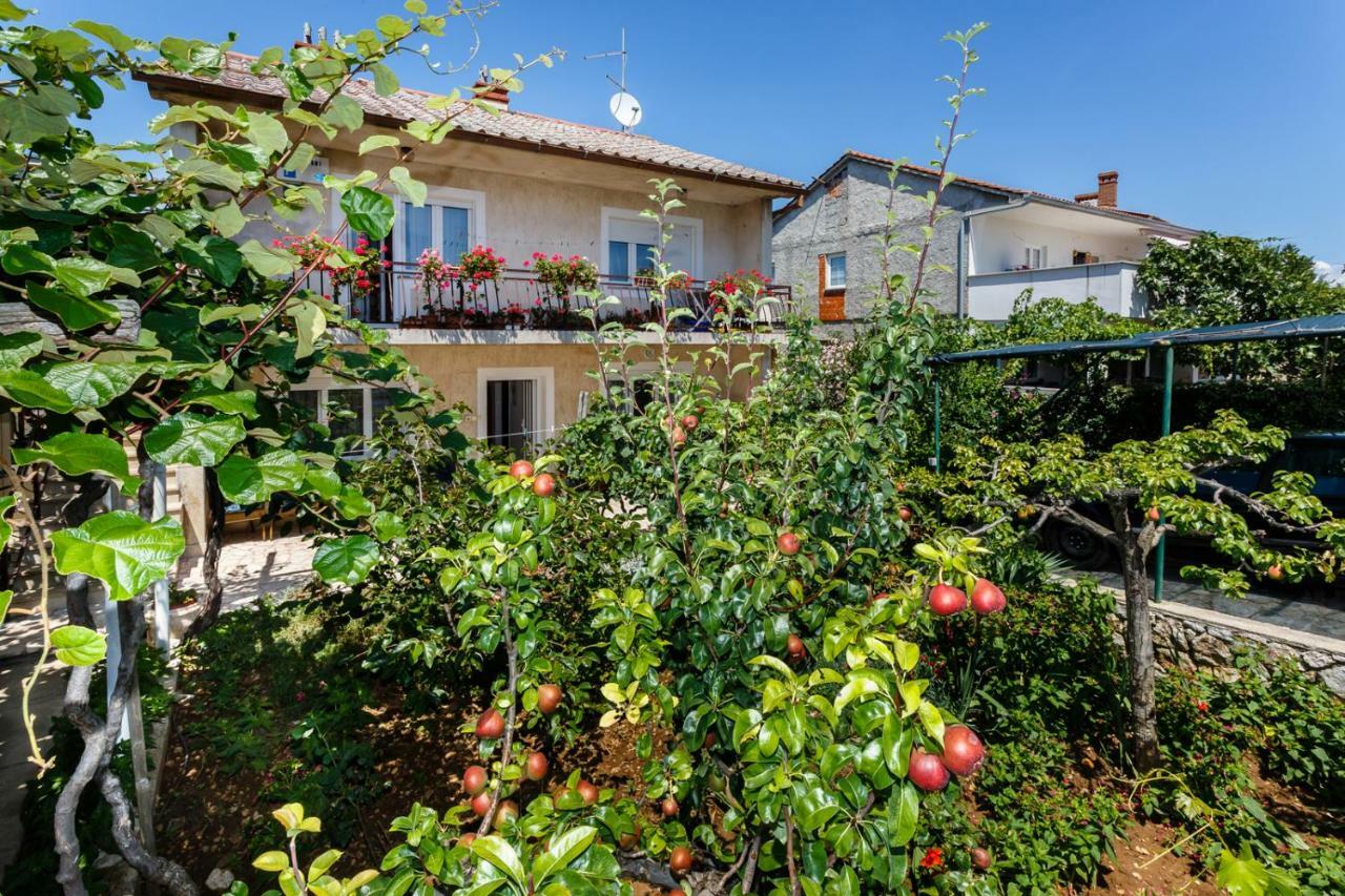 Apartmani Jelica Krk Town Buitenkant foto