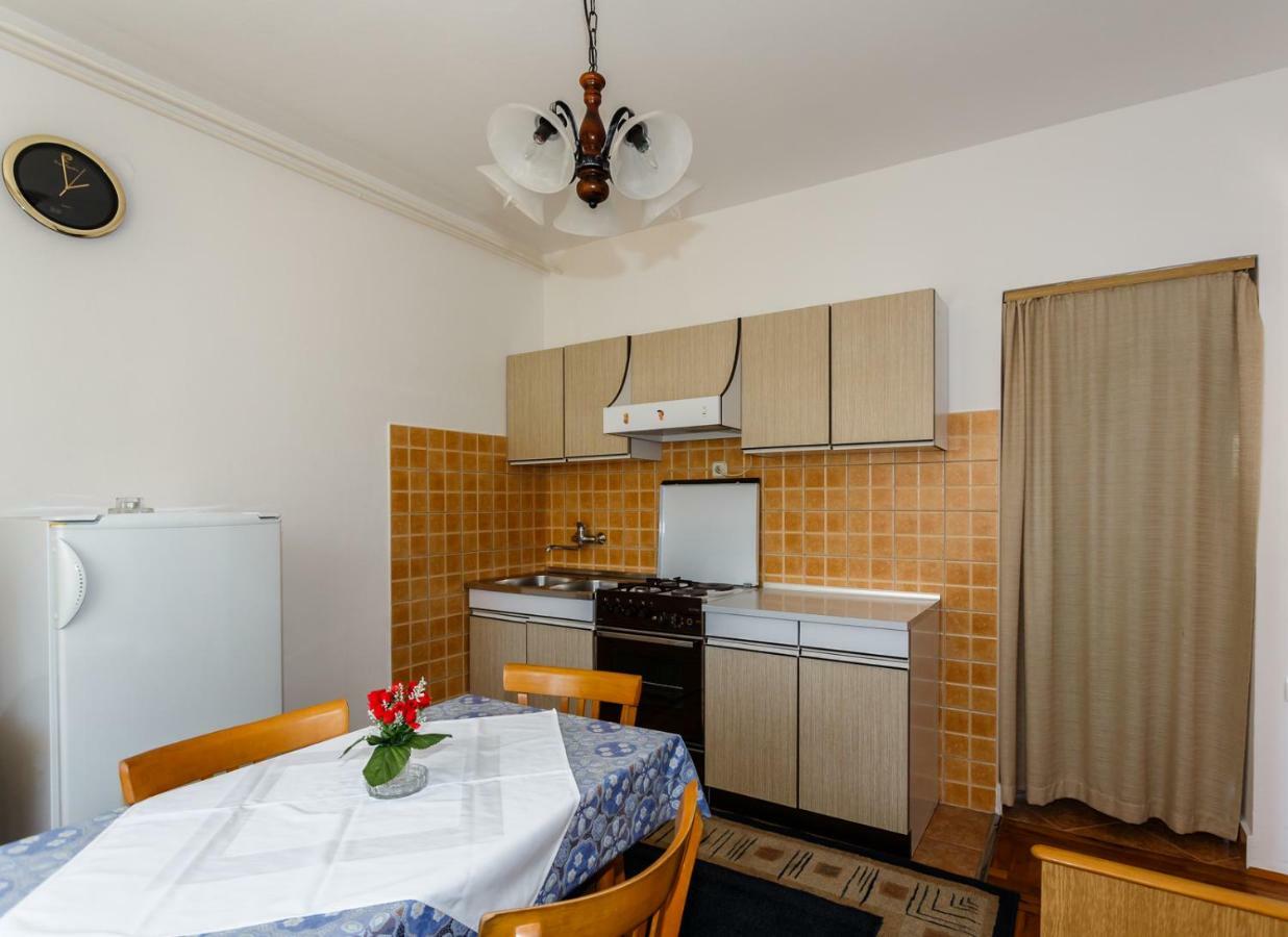 Apartmani Jelica Krk Town Buitenkant foto