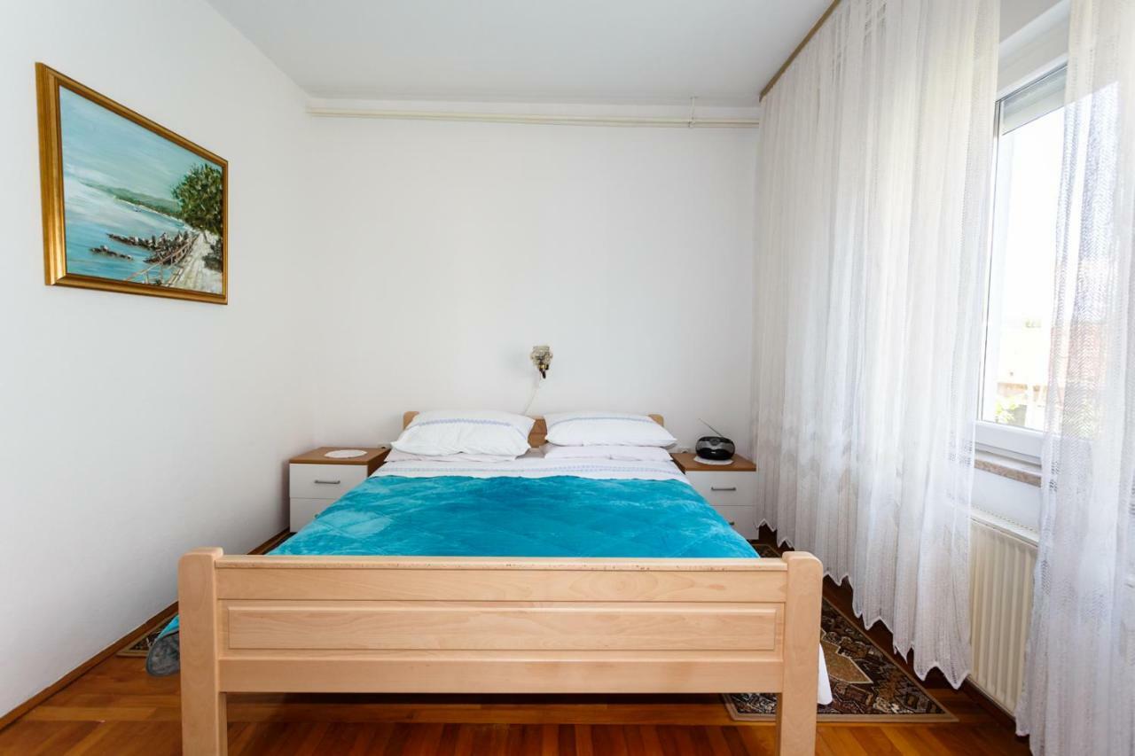 Apartmani Jelica Krk Town Buitenkant foto