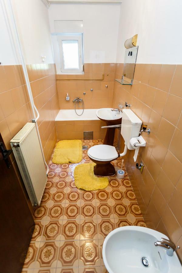 Apartmani Jelica Krk Town Buitenkant foto