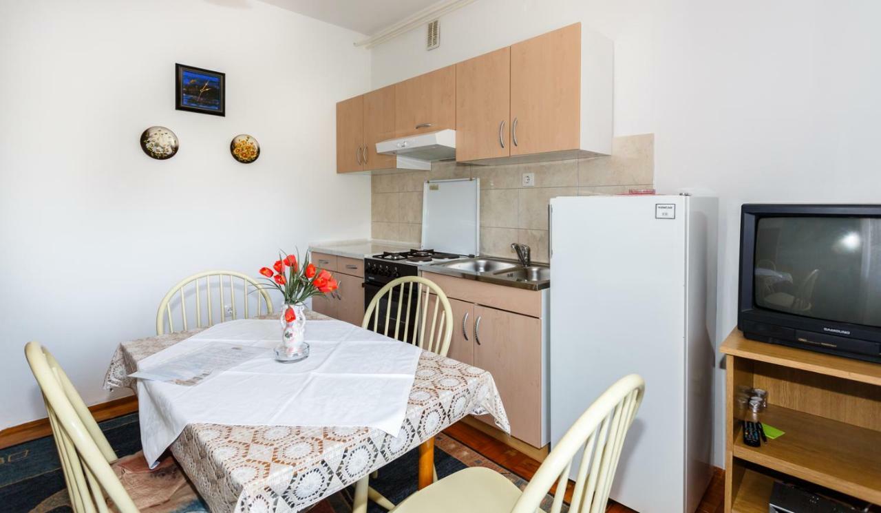 Apartmani Jelica Krk Town Buitenkant foto